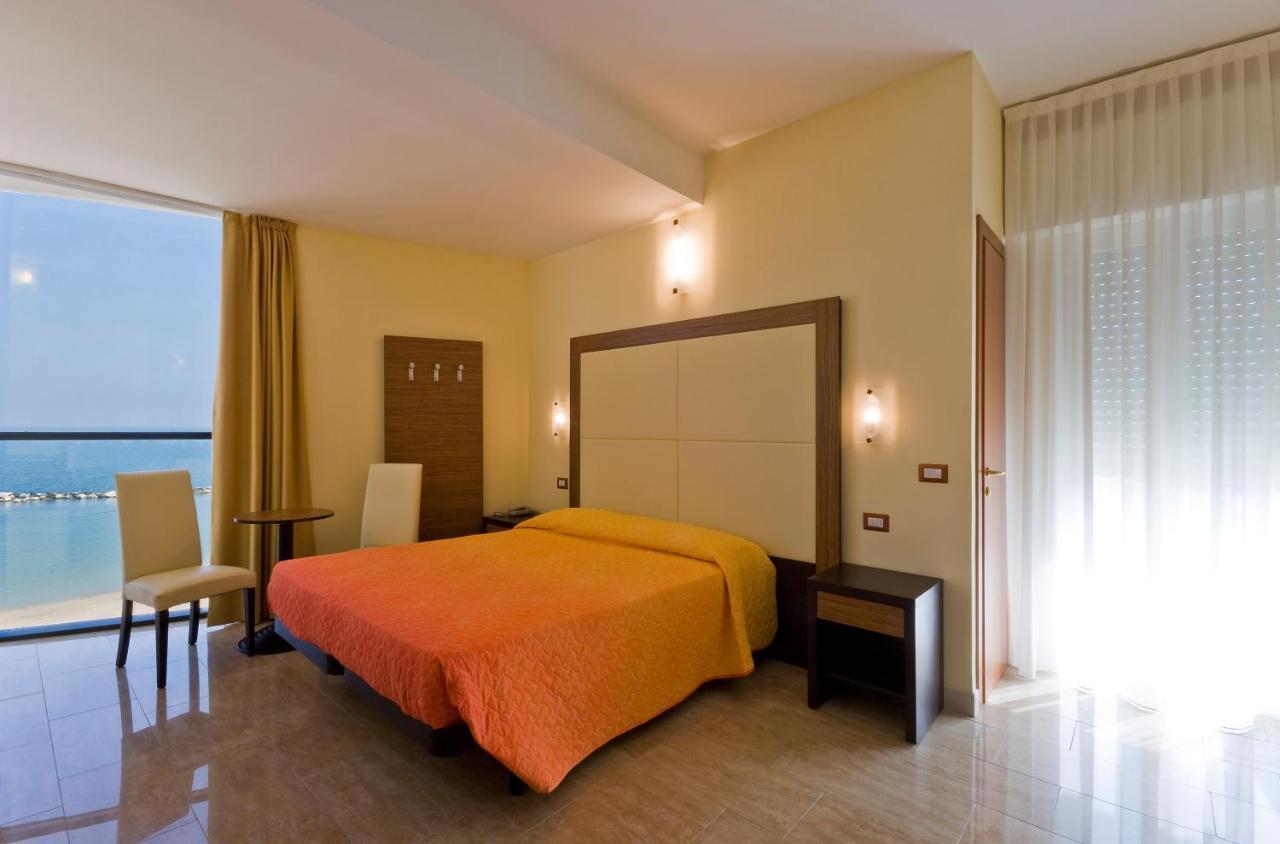 Hotel Ambasciatori Bellaria-Igea Marina Exterior photo