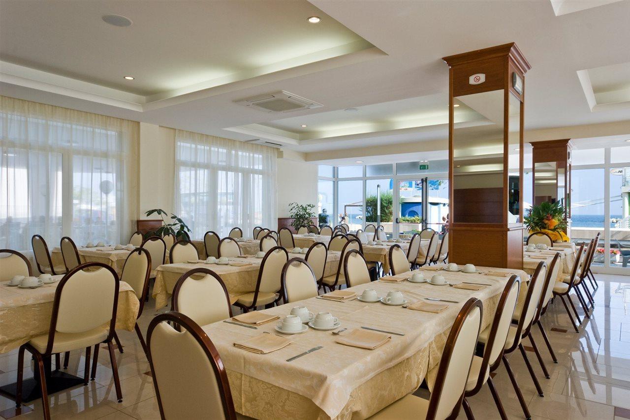 Hotel Ambasciatori Bellaria-Igea Marina Exterior photo